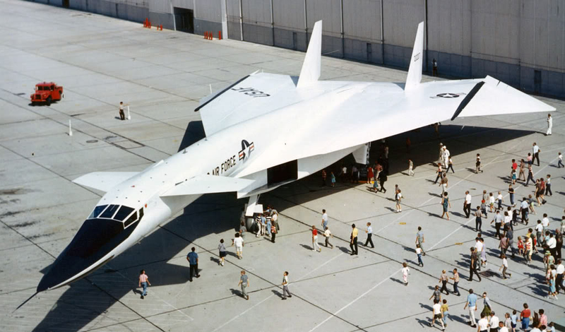 Illustration for article titled This may be the coolest, most futuristic bomber ever built